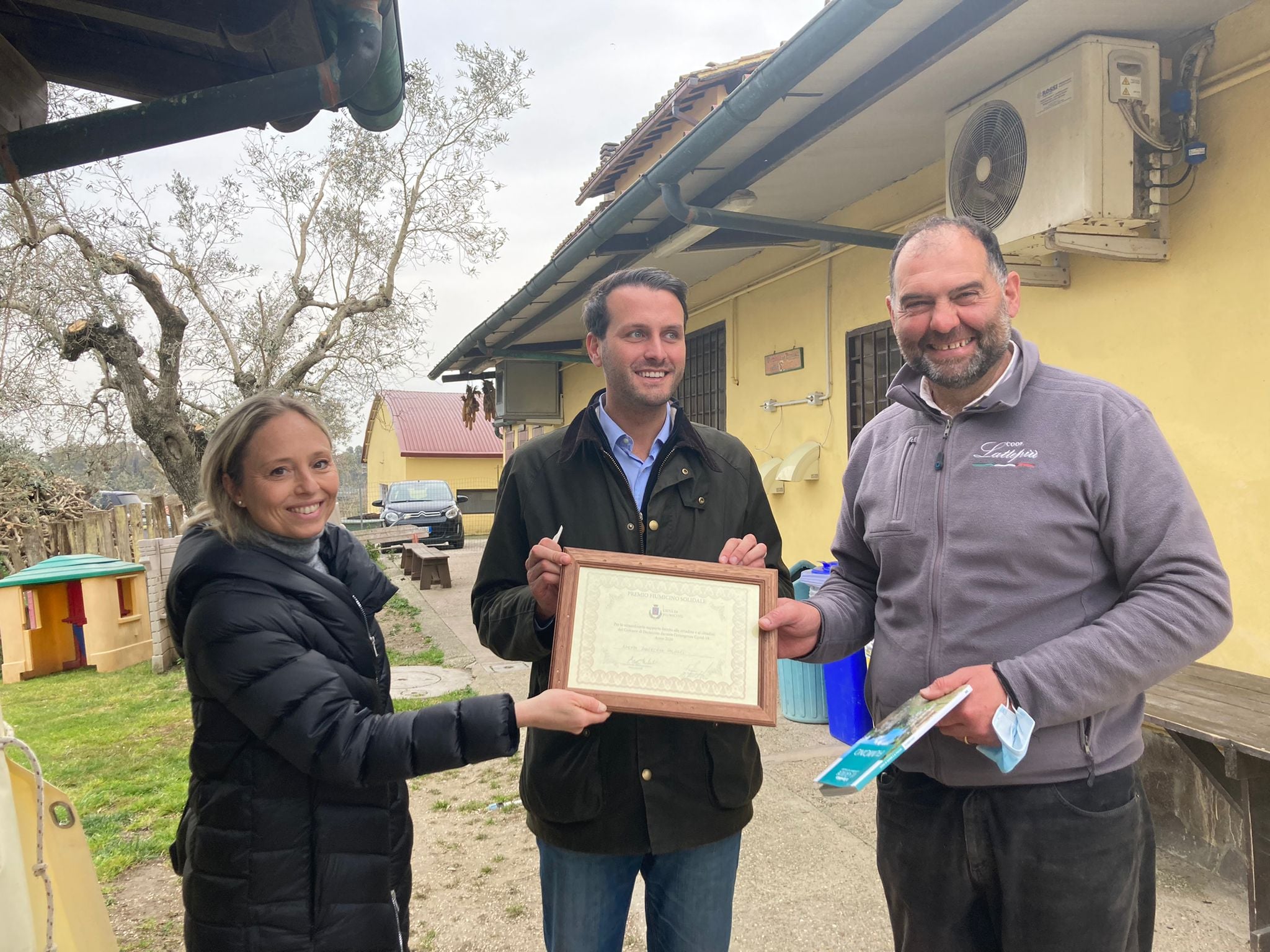 IL VICESINDACO E L’ASSESSORE DI FIUMICINO IN VISITA ALLA FATTORIA